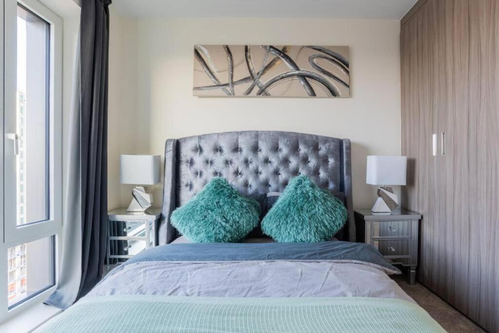 Luxury River Side Penthouse London Eksteriør billede