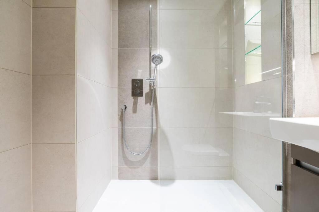 Luxury River Side Penthouse London Eksteriør billede