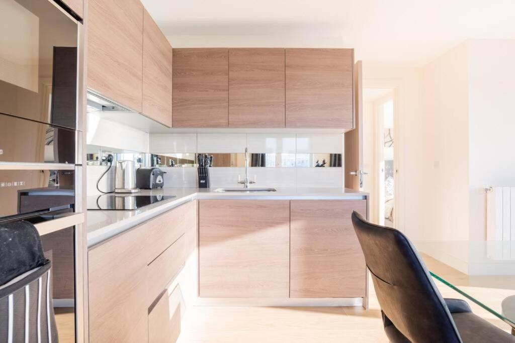 Luxury River Side Penthouse London Eksteriør billede