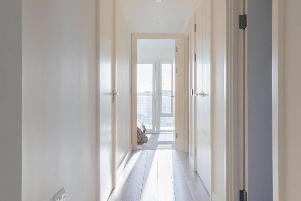 Luxury River Side Penthouse London Eksteriør billede